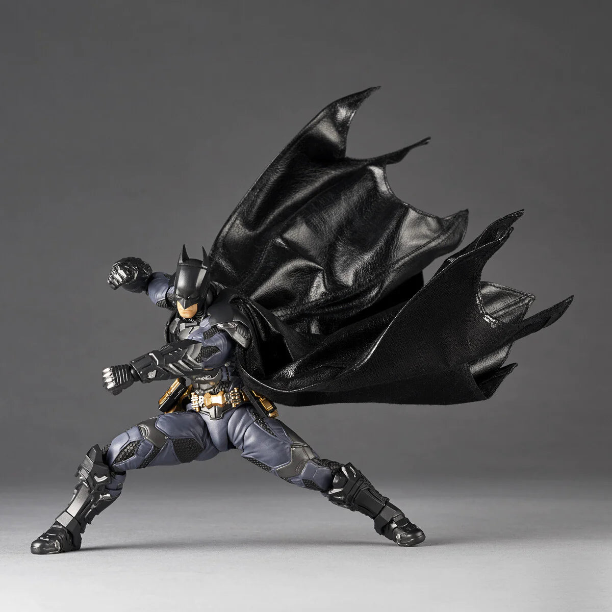 Amazing Yamaguchi/ Revoltech: Batman Arkham Knight - Batman - Arkham Knight Ver. (Limited + Bonus)