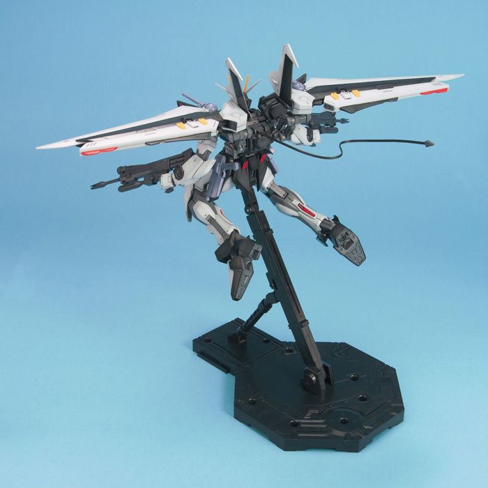 MG 1/100 GAT-X105E Strike Noir Gundam