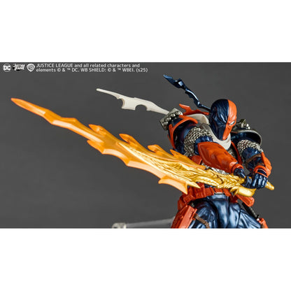 Amazing Yamaguchi / Revoltech: Deathstroke Ver.1.5 (Limited + Bonus)